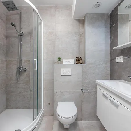 Comfortable With Swimming Pool Appartamento *